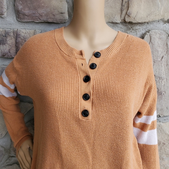 AMERICAN EAGLE | Button Down Striped Sleeve Sweater - Picture 3 of 9